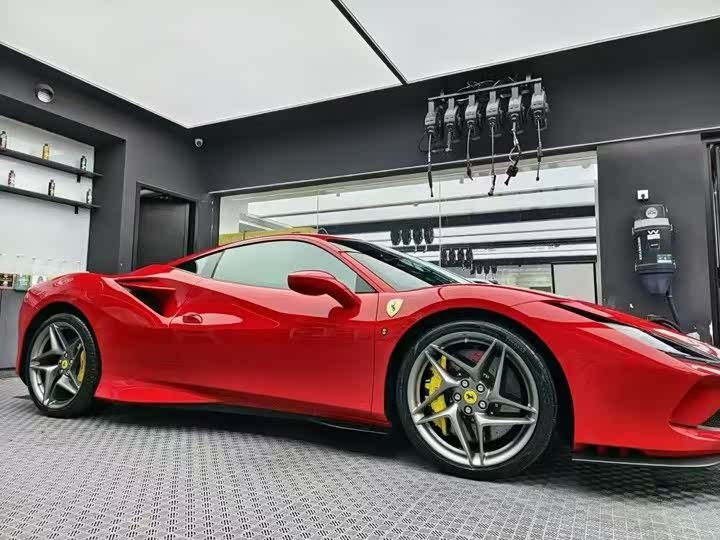 Ferrari F8, 2022 — фото 2 из 7