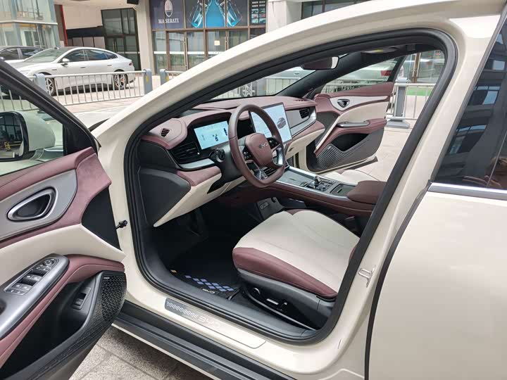 BYD Seal 07 DM-i Hybrid, 2024 — фото 9 из 9