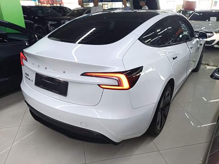 Tesla Model 3, 2024 — фото 7 из 9
