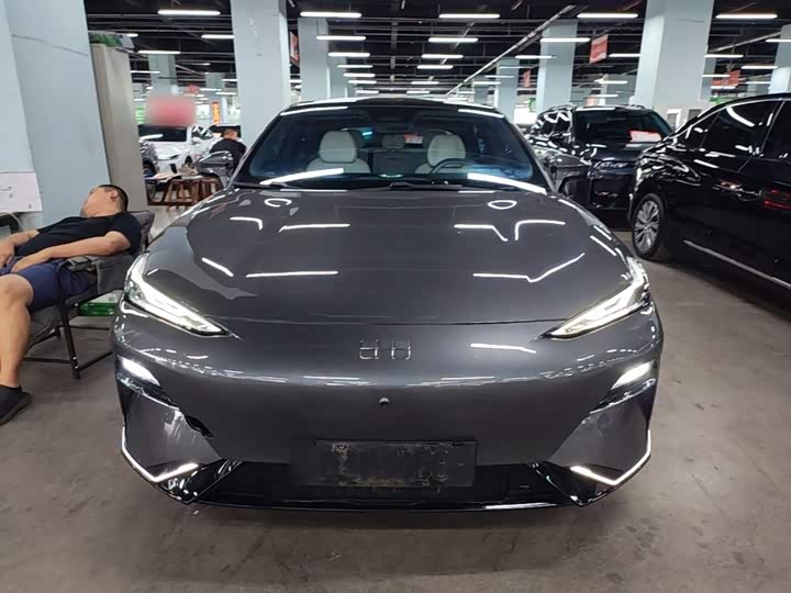 Geely Galaxy E8, 2024 — фото 3 из 9
