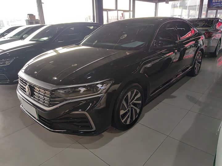 Volkswagen Passat Hybrid, 2023 — купить в Самаре под ключ