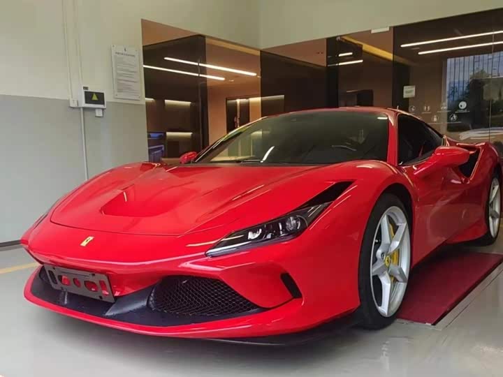 Ferrari F8, 2022 — фото 2 из 7