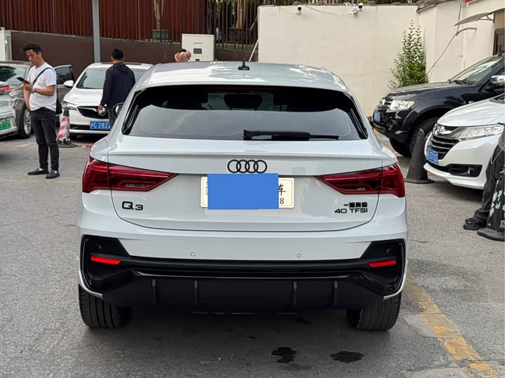 Audi Q3 Sportback, 2023 — фото 4 из 9
