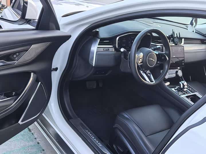 Jaguar XF L, 2021 — фото 4 из 9