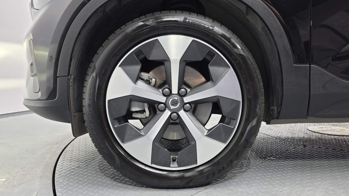 Volvo XC40, 2022 — фото 5 из 12