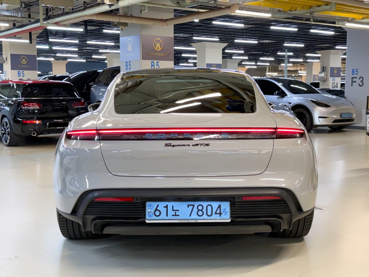 Porsche Taycan, 2022 — фото 4 из 12