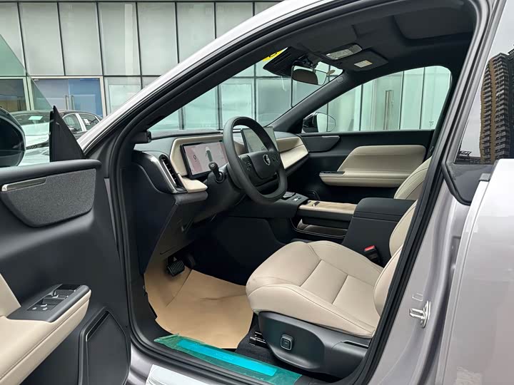 Volvo XC70 Hybrid, 2025 — фото 8 из 9