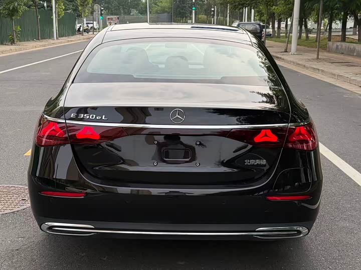 Mercedes-Benz E-Class Hybrid, 2024 — фото 8 из 9