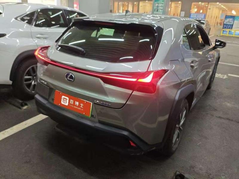 Lexus UX Hybrid, 2021 — фото 4 из 12