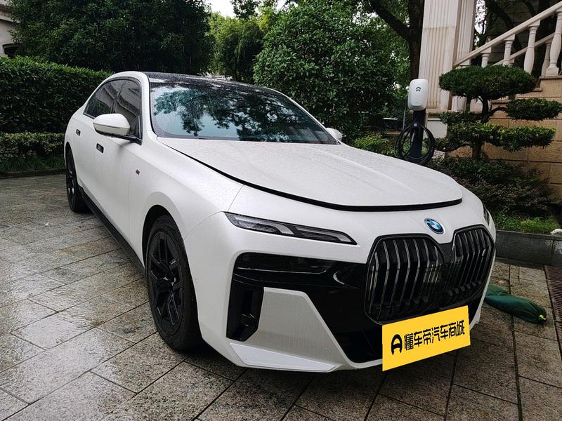 BMW i7, 2023 — фото 3 из 12