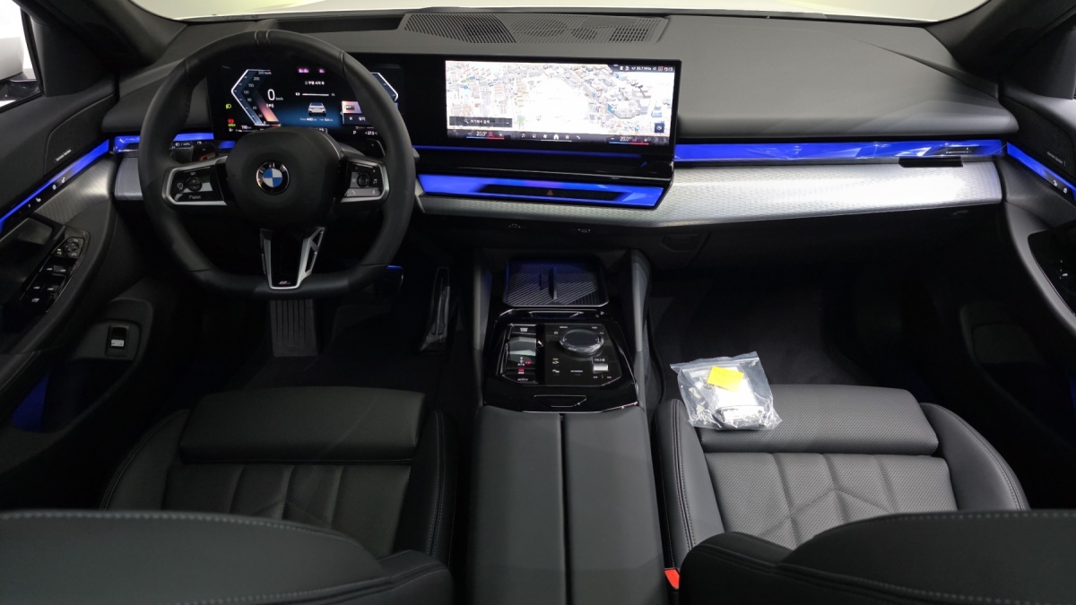 BMW 5 Series, 2025 — фото 7 из 12