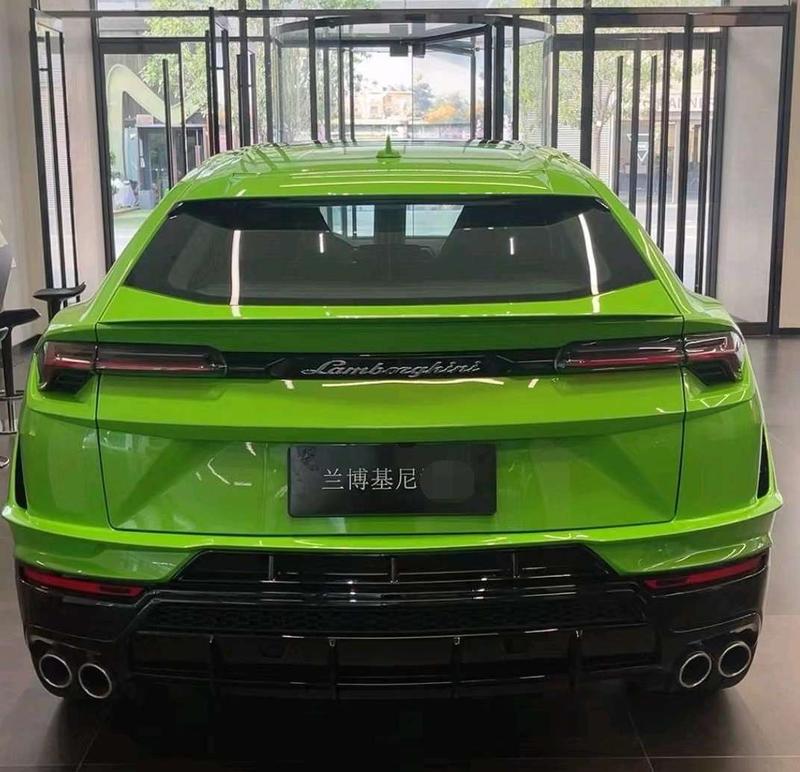 Lamborghini Urus, 2023 — фото 4 из 7