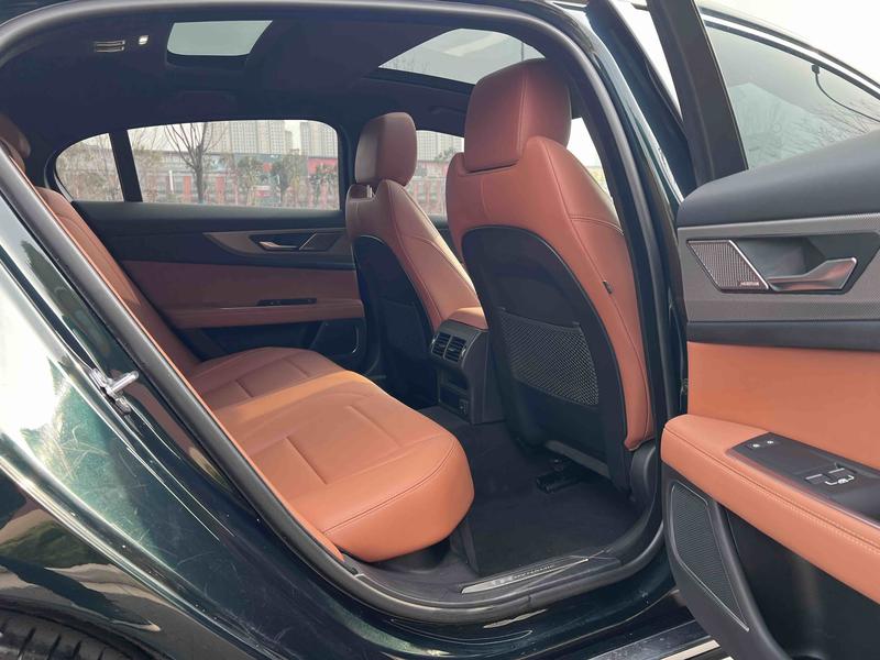 Jaguar XE L, 2023 — фото 8 из 9