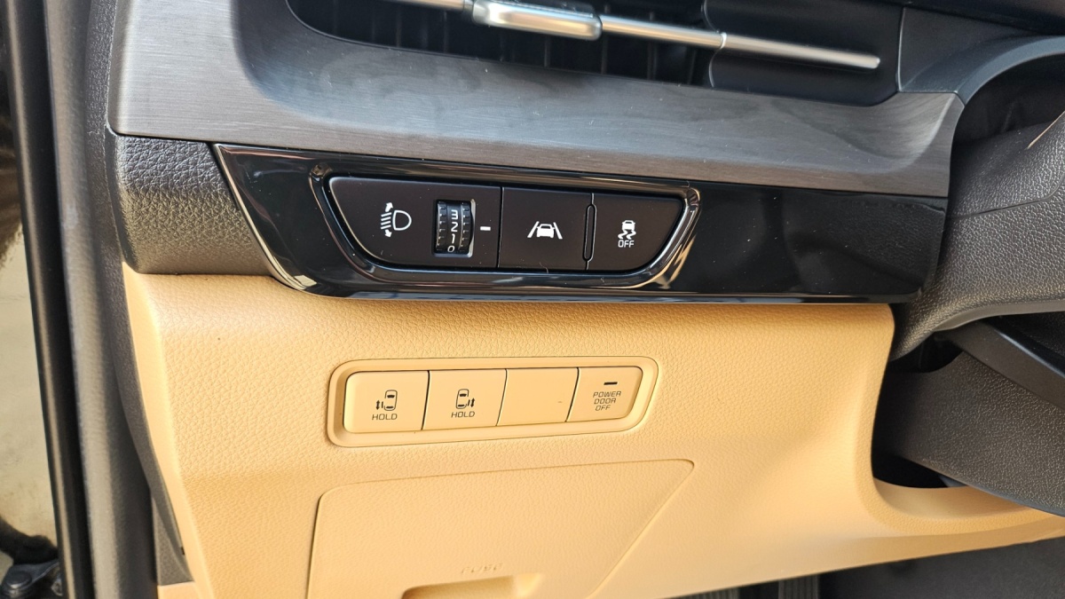 Kia Carnival, 2023 — фото 9 из 12