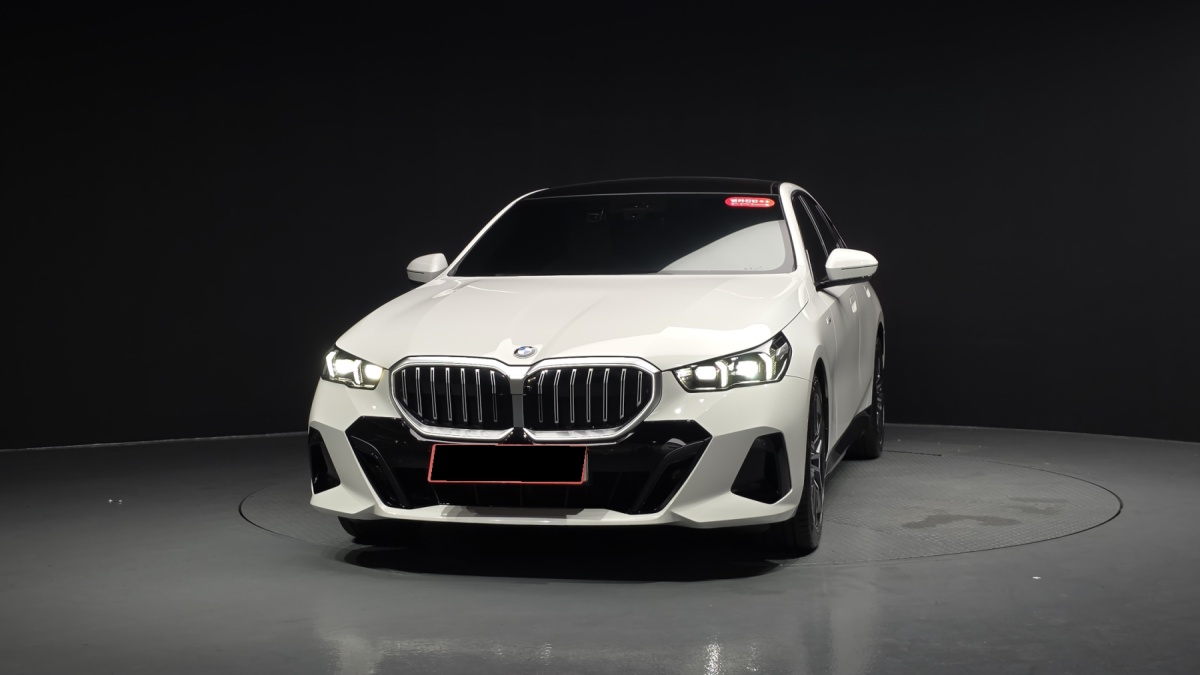 BMW 5 Series, 2025 — фото 3 из 12