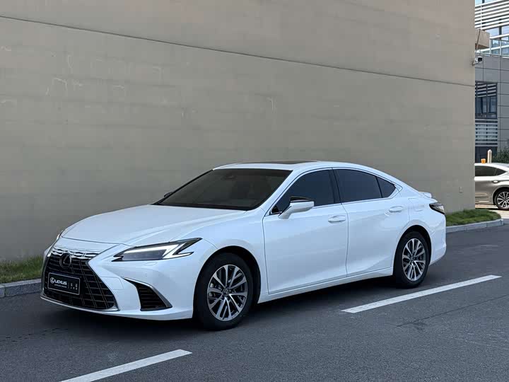 Lexus ES, 2025 — фото 2 из 9