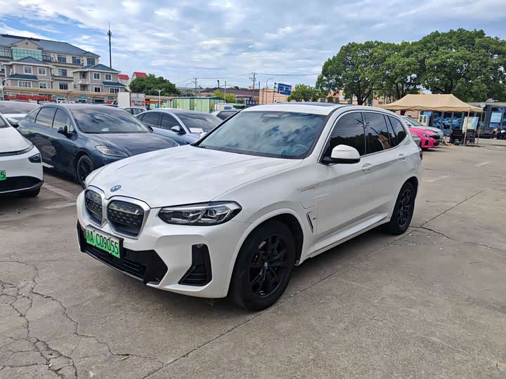 BMW iX3, 2023 — фото 3 из 9