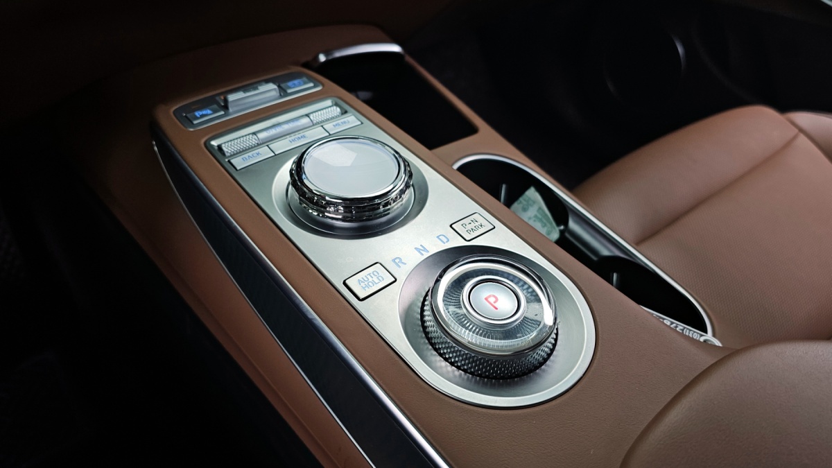 Genesis GV70, 2022 — фото 9 из 12
