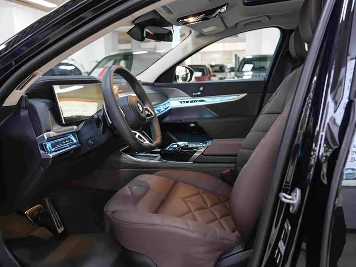 BMW 7 Series, 2024 — фото 4 из 9