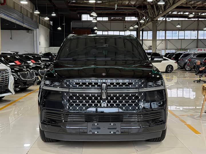 Lincoln Navigator, 2025 — фото 2 из 9