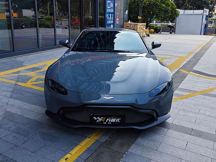 Aston Martin V8 Vantage, 2022 — фото 3 из 9
