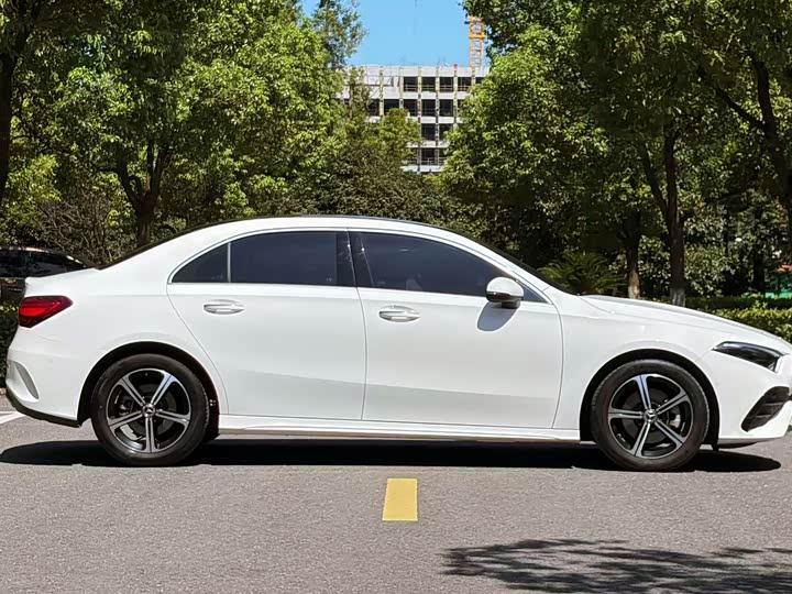 Mercedes-Benz A-Class, 2023 — фото 4 из 9