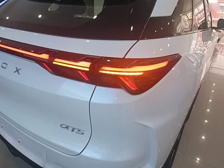 BAIC Arcfox Alpha T5, 2026 — фото 8 из 9