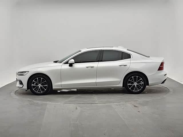 Volvo S60, 2021 — фото 3 из 9