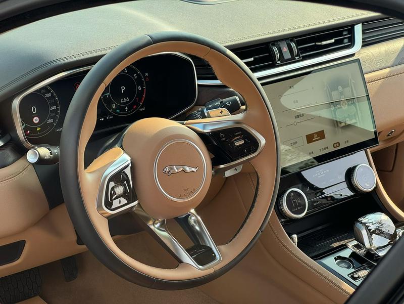 Jaguar XF L, 2023 — фото 5 из 9