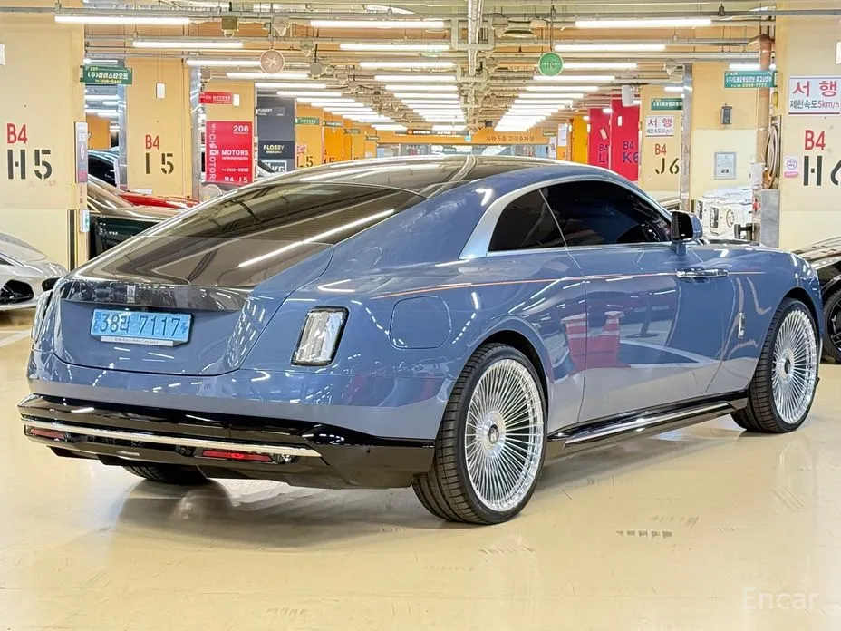 Rolls-Royce Spectre, 2023 — фото 2 из 12