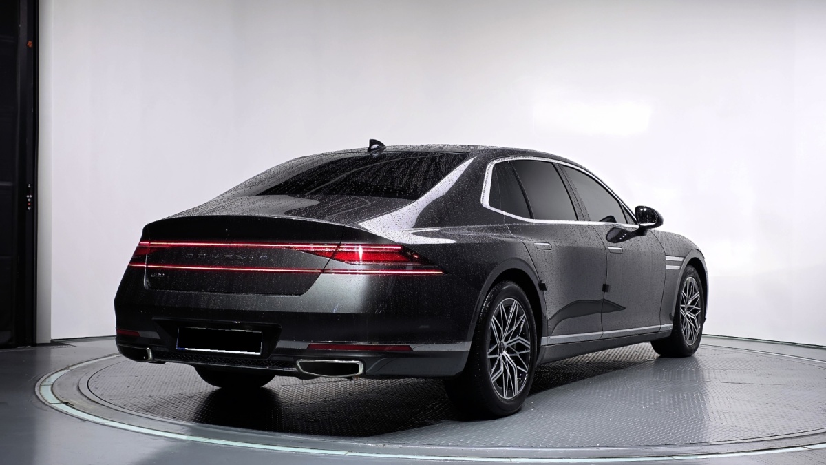 Genesis G90, 2022 — фото 2 из 12