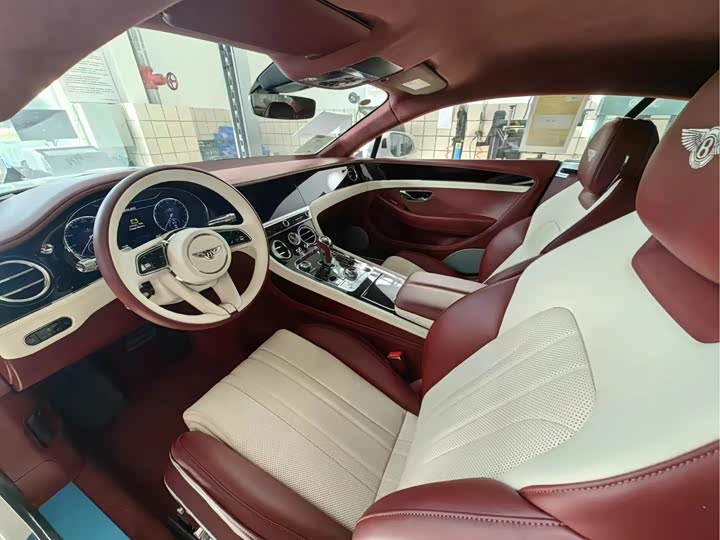 Bentley Continental GT, 2023 — фото 2 из 3