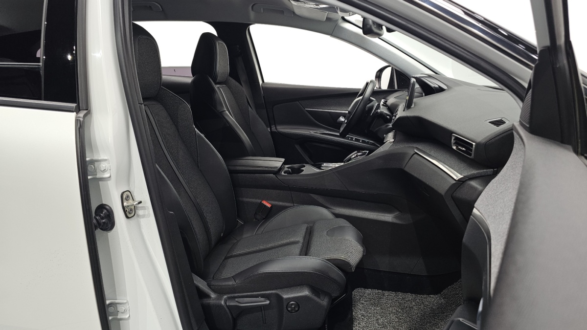 Peugeot 3008, 2022 — фото 10 из 12