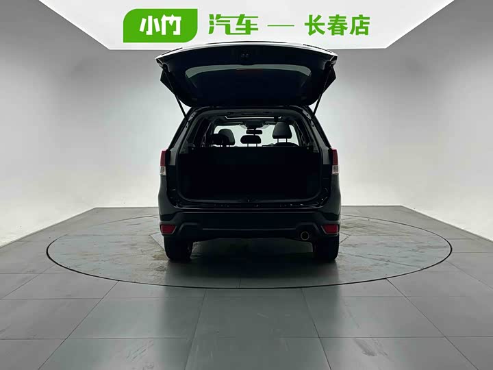 Subaru Forester, 2022 — фото 5 из 9