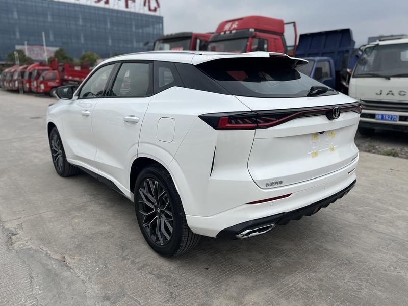 Changan UNI-Z Hybrid, 2026 — фото 4 из 12
