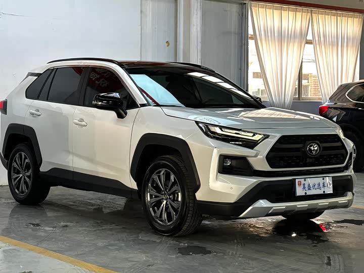 Toyota RAV4, 2023 — фото 3 из 9