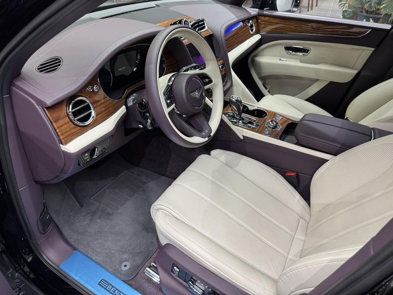Bentley Bentayga, 2023 — фото 7 из 9
