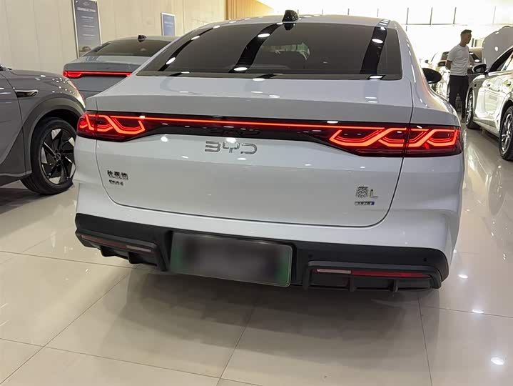 BYD Qin L, 2025 — фото 6 из 9