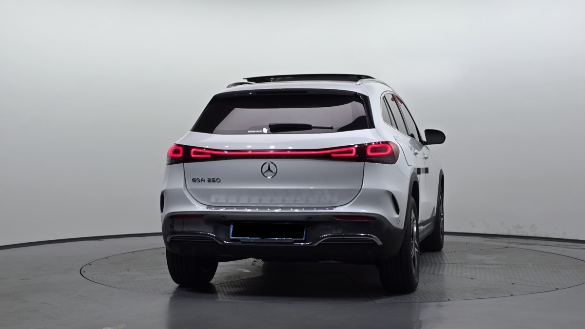 Mercedes-Benz EQA, 2022 — фото 4 из 12