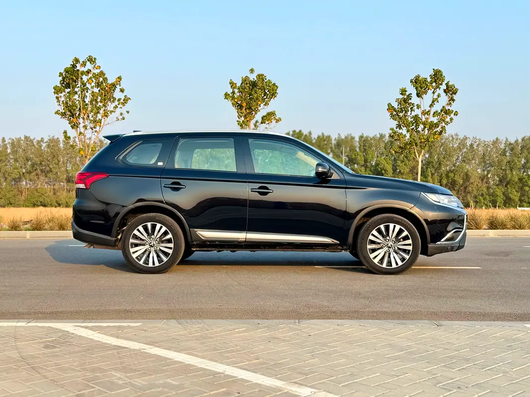 Mitsubishi Outlander, 2023 — фото 3 из 10