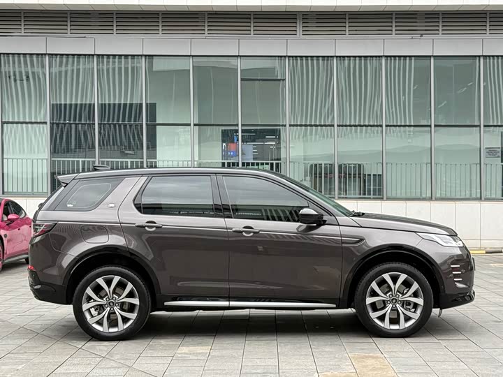 Land Rover Discovery Sport, 2023 — фото 4 из 9