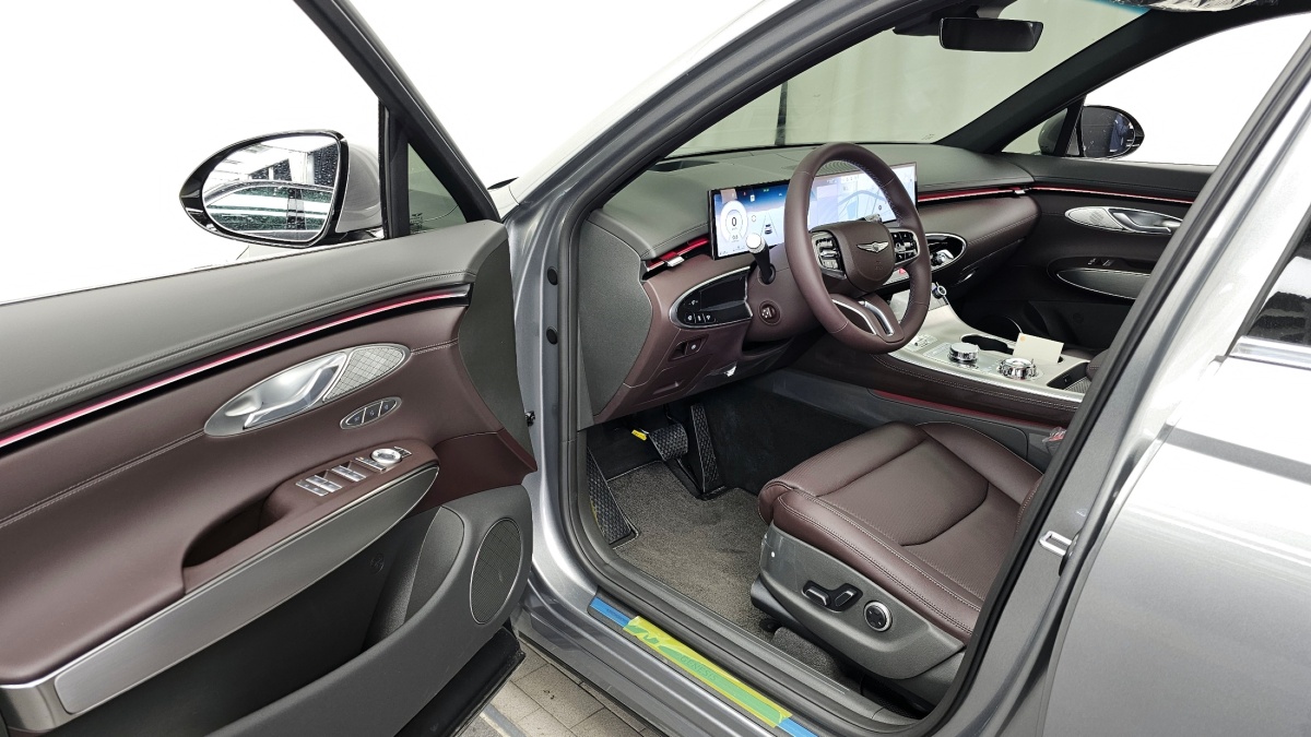 Genesis GV70, 2025 — фото 9 из 12