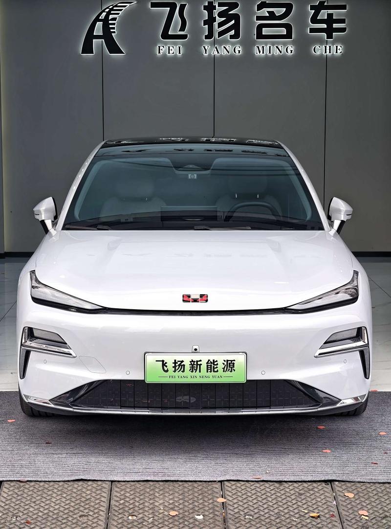 Geely Galaxy Starshine 8 EM-i, 2025 — фото 2 из 11