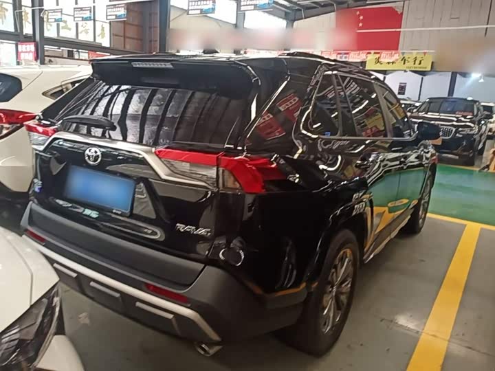 Toyota RAV4, 2025 — фото 7 из 9