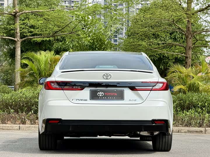Toyota Camry, 2025 — фото 5 из 9