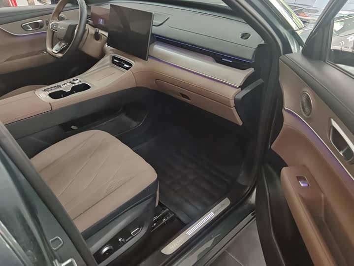 Chery Tiggo 8 Plus, 2024 — фото 8 из 9