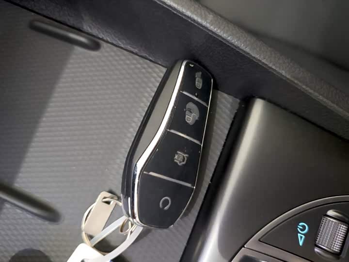 BYD Seal 05 DM-i Hybrid, 2025 — фото 9 из 9