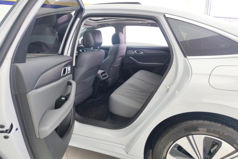Geely Galaxy A7, 2025 — фото 11 из 12