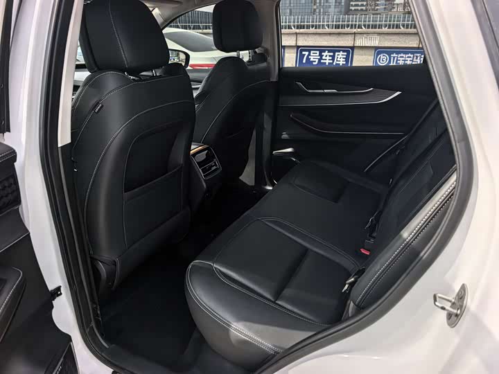 Exeed LX C-DM Hybrid, 2022 — фото 7 из 9