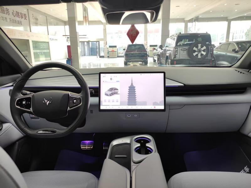 BAIC Arcfox Alpha T5, 2023 — фото 9 из 12